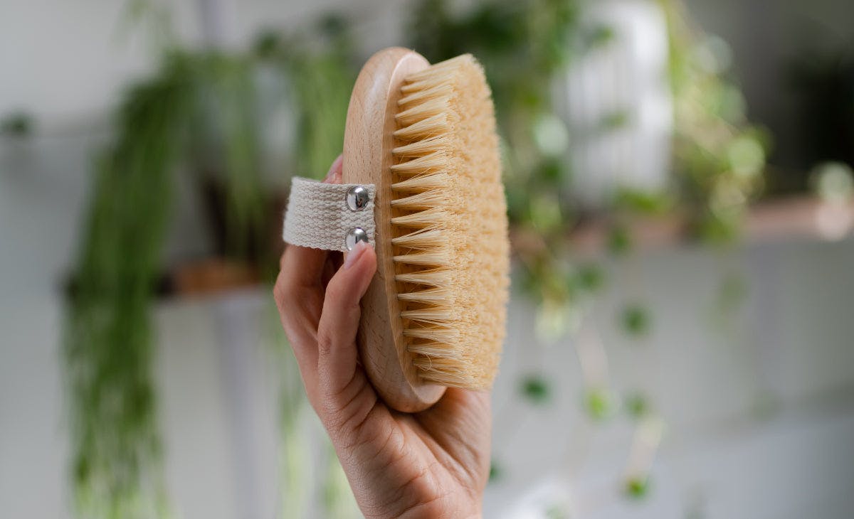 Dry Brushing 101: The Guide to Your New Skincare Ritual